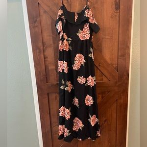 Beautiful floral dress with shoulder details